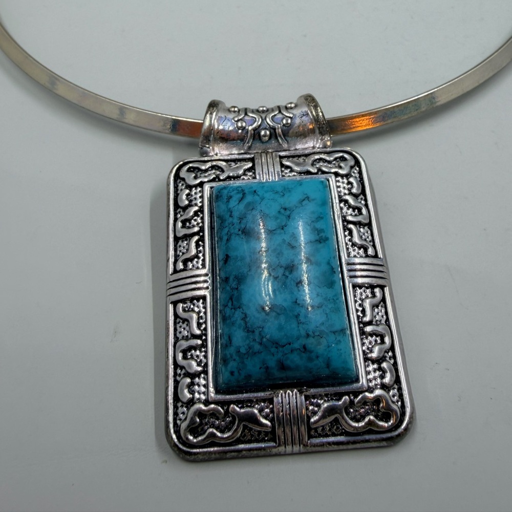 Sterling Silver Plated Collar Choker Necklace with Chunky Blue Turquoise Pendant - Picture 2 of 5